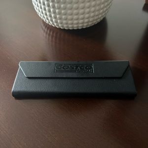 Costco Foldable Eyeglasses or Sunglasses Magnetic Case